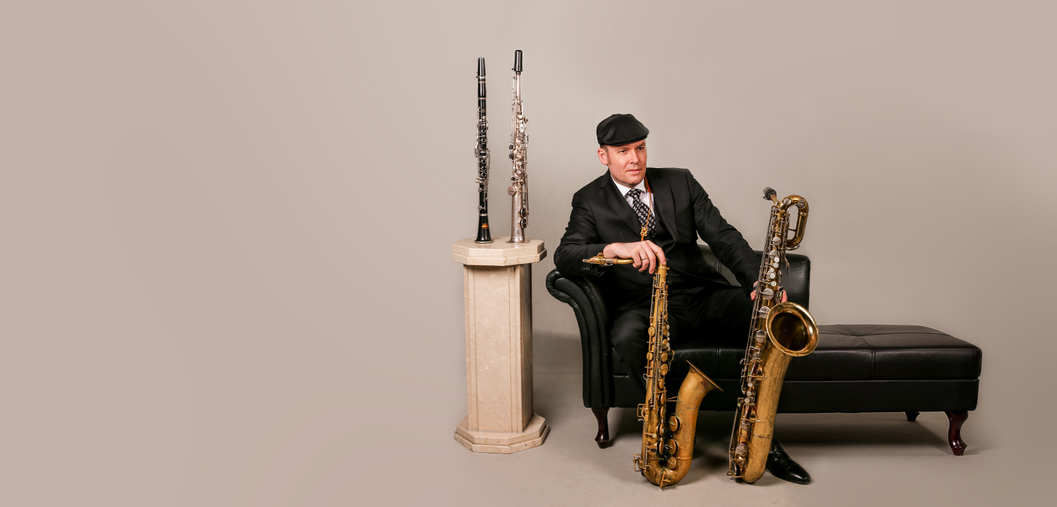 Saxophonist David Milzow mit Tenorsaxophon, Baritonsaxophon, Sopransaxophon, Klarinette für Event & Gala, Konzert